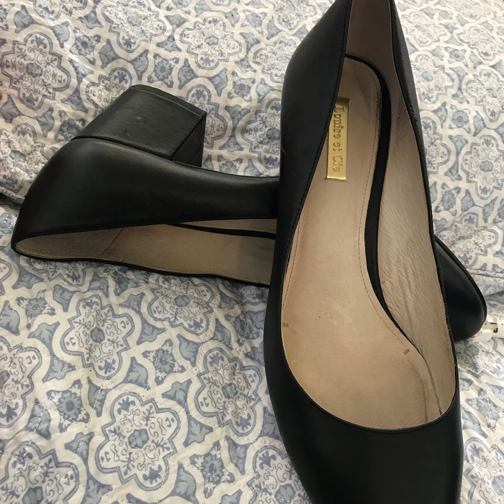 Beautiful Black  Louise et Cie Leather Heels